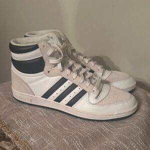 Adidas Men's White and Black Stripe Sneakers